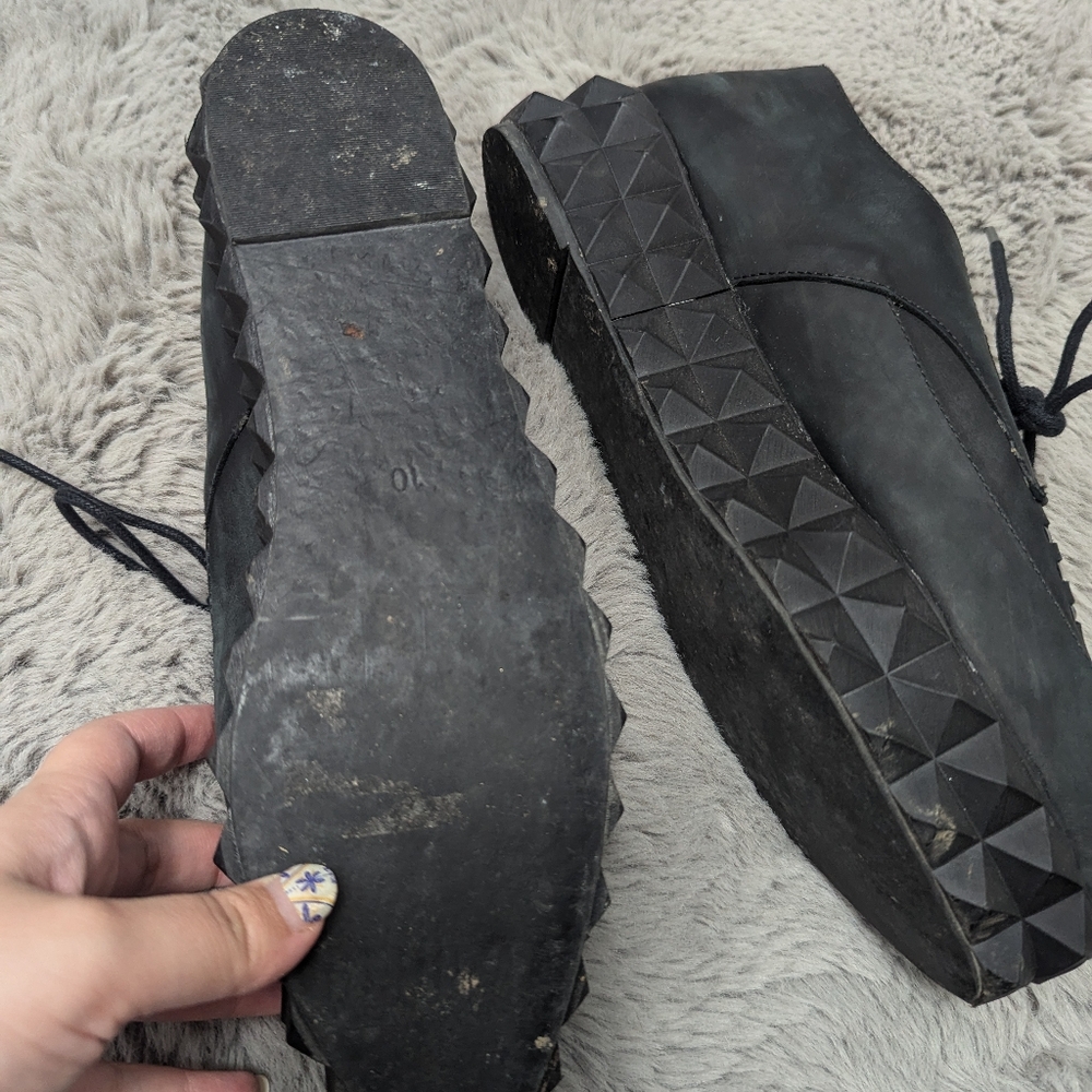 Black Platform Lace-Up Women's Shoes - Picture 7 of 8